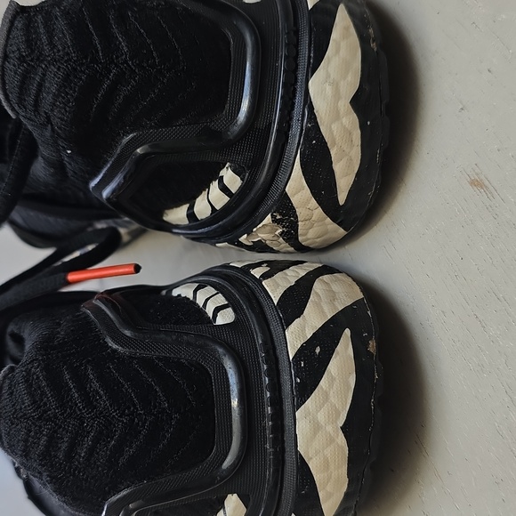 Adidas by Stella McCartney Black and White Sneakers, Size 8 - Picture 3 of 9